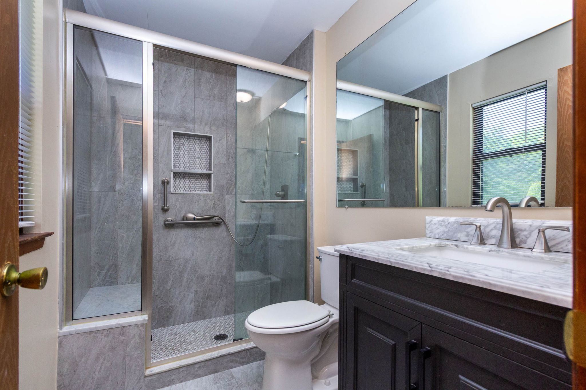 Primary en-suite bath, updated 2021